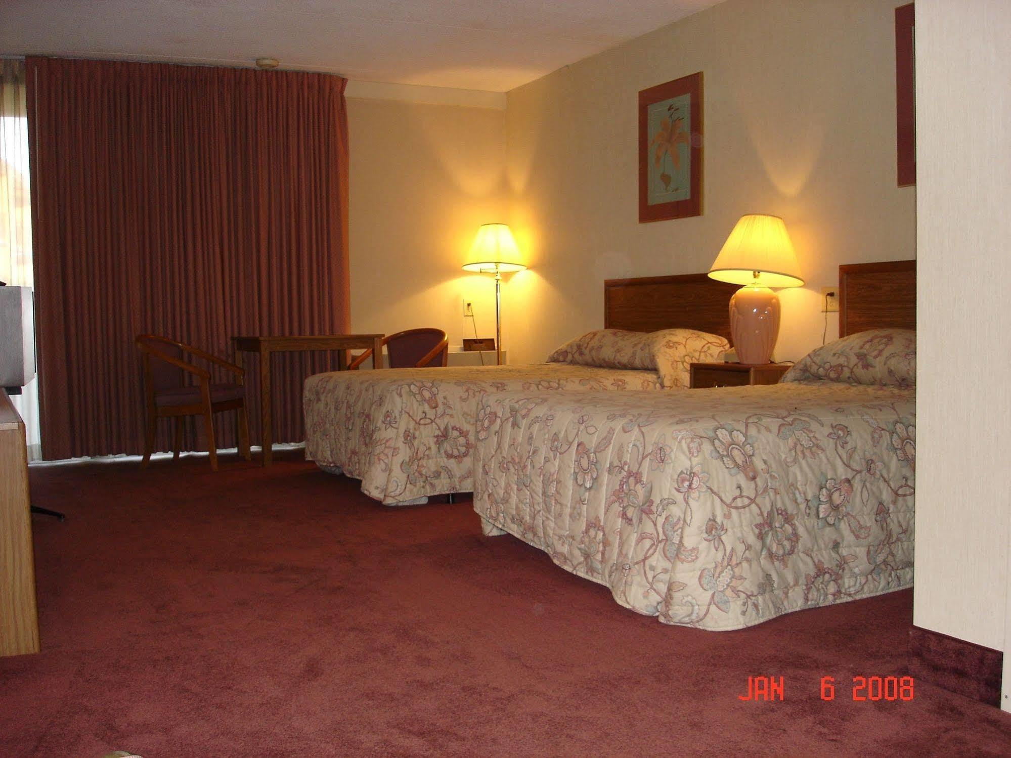 Bravo Inn Greensboro Jamestown Esterno foto